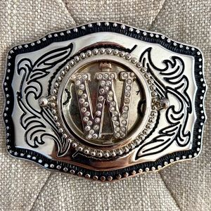 Western style belt buckle with a hint of bling!